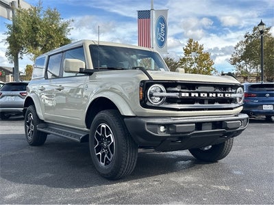 2025 Ford Bronco Outer Banks®