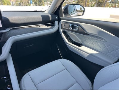 2026 Ford Explorer Platinum™