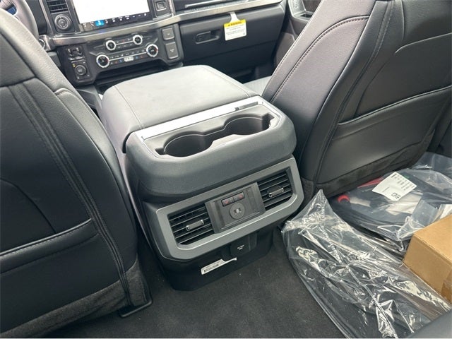 2025 Ford F-350SD F-350® Lariat®