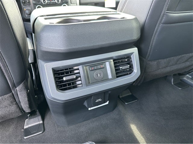 2025 Ford F-350SD F-350® Lariat®