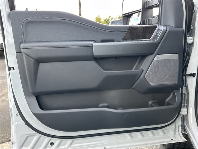 2025 Ford F-350SD F-350® Lariat®