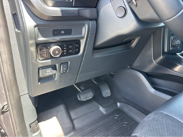 2025 Ford F-150 Base
