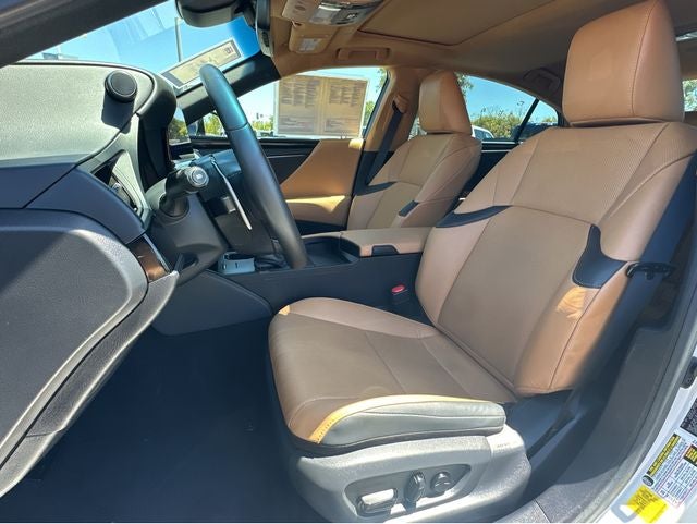 2025 Lexus ES Base