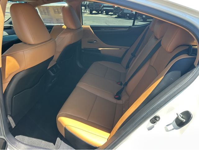 2025 Lexus ES Base