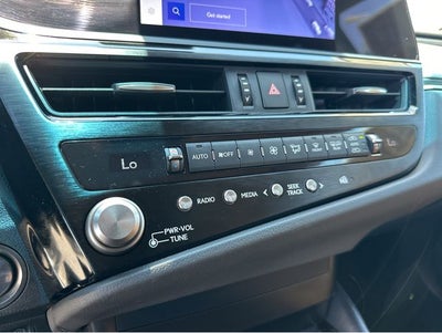 2025 Lexus ES Base
