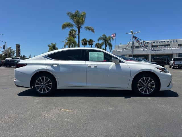 2025 Lexus ES Base