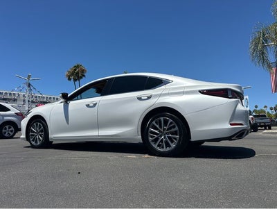 2025 Lexus ES Base