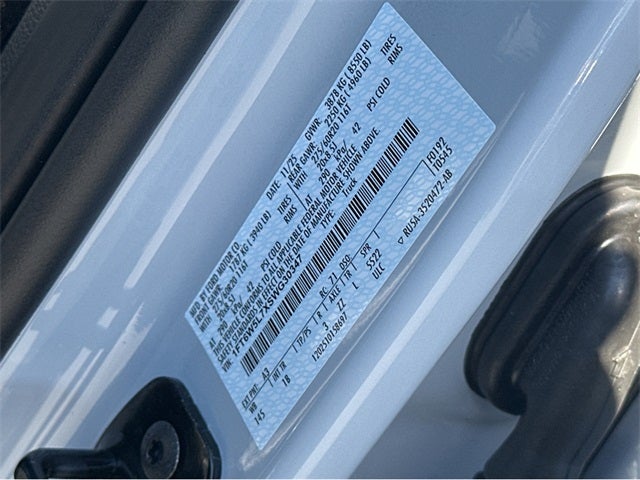 2025 Ford F-150 Lightning Lariat®