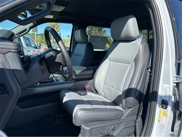 2025 Ford F-150 Lightning Lariat®