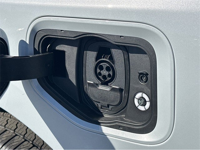 2025 Ford F-150 Lightning Lariat®